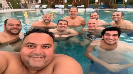 أحمد فتحي مع النجوم في حمام السباحة: "كوكبة في البيسين من مهرجان البحرين" أحمد فتحي مع النجوم في حمام السباحة: "كوكبة في البيسين من مهرجان البحرين"