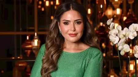 بفستان أخضر جذاب.. صابرين تخطف الأنظار على السجادة الحمراء بفستان أخضر جذاب.. صابرين تخطف الأنظار على السجادة الحمراء