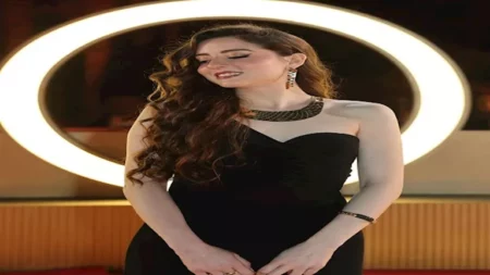 سارة نور تستعرض إطلالتها من عرض فيلم "المهاجر" في القاهرة السينمائي