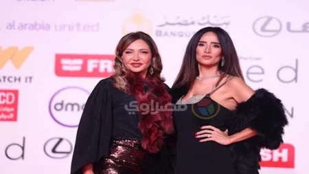زينة جريئة وإلهام شاهين متألقة.. أبرز إطلالات النجمات في سابع أيام القاهرة السينمائي