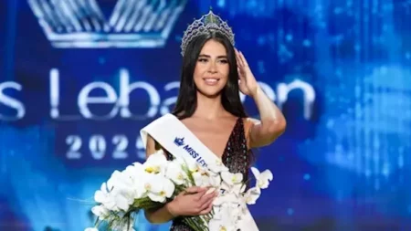 بصيحة الظهر المكشوف.. ملكة جمال لبنان تخطف الأنظار بإطلالتها