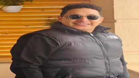 تحت الرعاية الطبية.. حقيقة وفاة والدة المطرب الشعبي رضا البحراوي