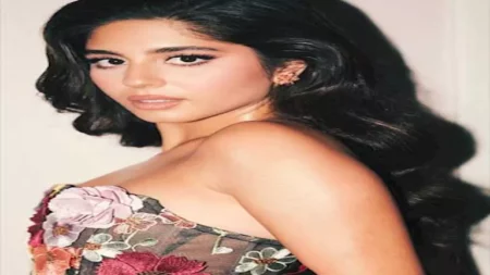 بفستان جرئ.. مايان السيد تحتفل بعرض "ولنا في الخيال حب" في السينمات (صور)