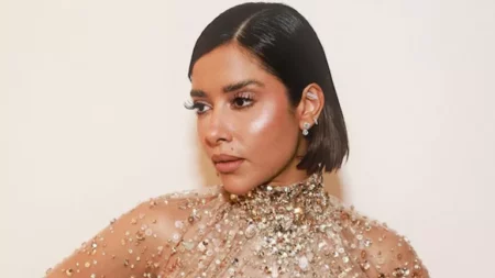 "ستايل مثالي".. خبير موضة يشيد بإطلالة بلقيس في فاشون أرابيا