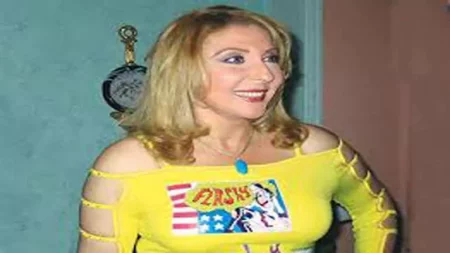 نادية الجندي بلوك شبابي.. لماذا اختارت اللون الأصفر؟ نادية الجندي بلوك شبابي.. لماذا اختارت اللون الأصفر؟