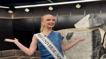 تصدرت "التريند".. ملكة جمال النرويج تثير الجدل بإطلالة تشبه سمكة السلمون