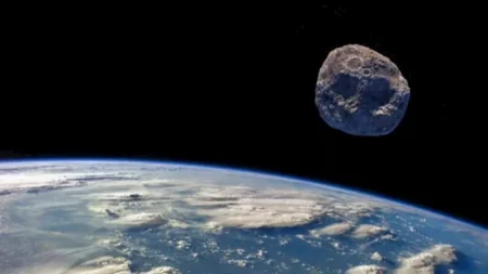 شاهد مرور كوكب إيروس قرب الأرض في حدث فلكي نادر (بث مباشر)
