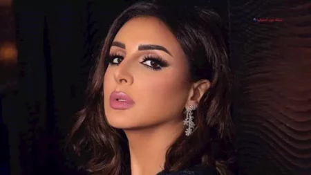 أنغام بـ علم مصر ولون ملكي في باريس.. وهذا سعر فستانها