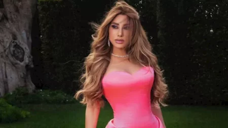 "كأميرات ديزني".. صور ومعلومات عن إطلالة نجوى كرم الوردية