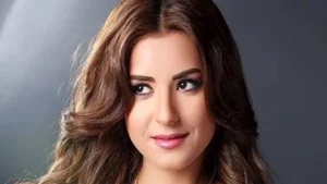 "جاكيت بصيحة الفرو".. ريهام أيمن بإطلالة شتوية مميزة