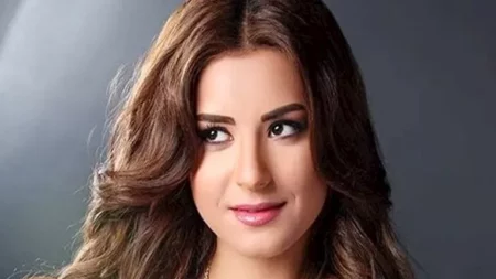 ريهام أيمن تخطف الأنظار بسلسلة غامضة تحمل رمزين غير متوقعين