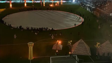 السوبر المصري.. حفل على الطريقة الفرعونية في ملعب محمد بن زايد قبل مباراة الأهلي والزمالك