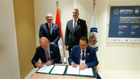 للتوسع في مصر.. إكسون موبيل العالمية تستثمر في منطقة جديدة للبحث عن الغاز غرب حقل ظهر للتوسع في مصر.. إكسون موبيل العالمية تستثمر في منطقة جديدة للبحث عن الغاز غرب حقل ظهر