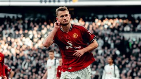 الدوري الإنجليزي.. مانشستر يونايتد يخطف تعادلا قاتلا من ملعب توتنهام