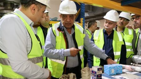 خلال زيارته إلى محطة توليد النوبارية.. وزير الكهرباء يلتقي رؤساء 5 شركات للوقوف على الواقع الفعلي للمنظومة