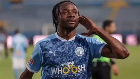 جوائز الكاف 2025.. فيستون مايلي يحصل على أفضل لاعب داخل القارة