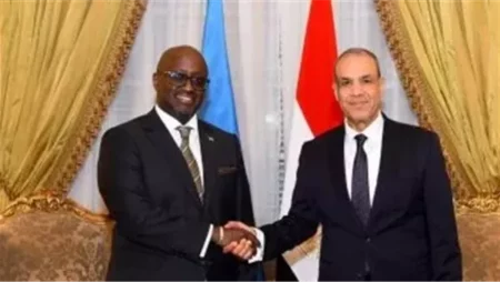 خلال لقائه وزير خارجية رواندا.. عبدالعاطي: مصر ستتخذ كافة الإجراءات اللازمة لحماية أمنها المائي خلال لقائه وزير خارجية رواندا.. عبدالعاطي: مصر ستتخذ كافة الإجراءات اللازمة لحماية أمنها المائي