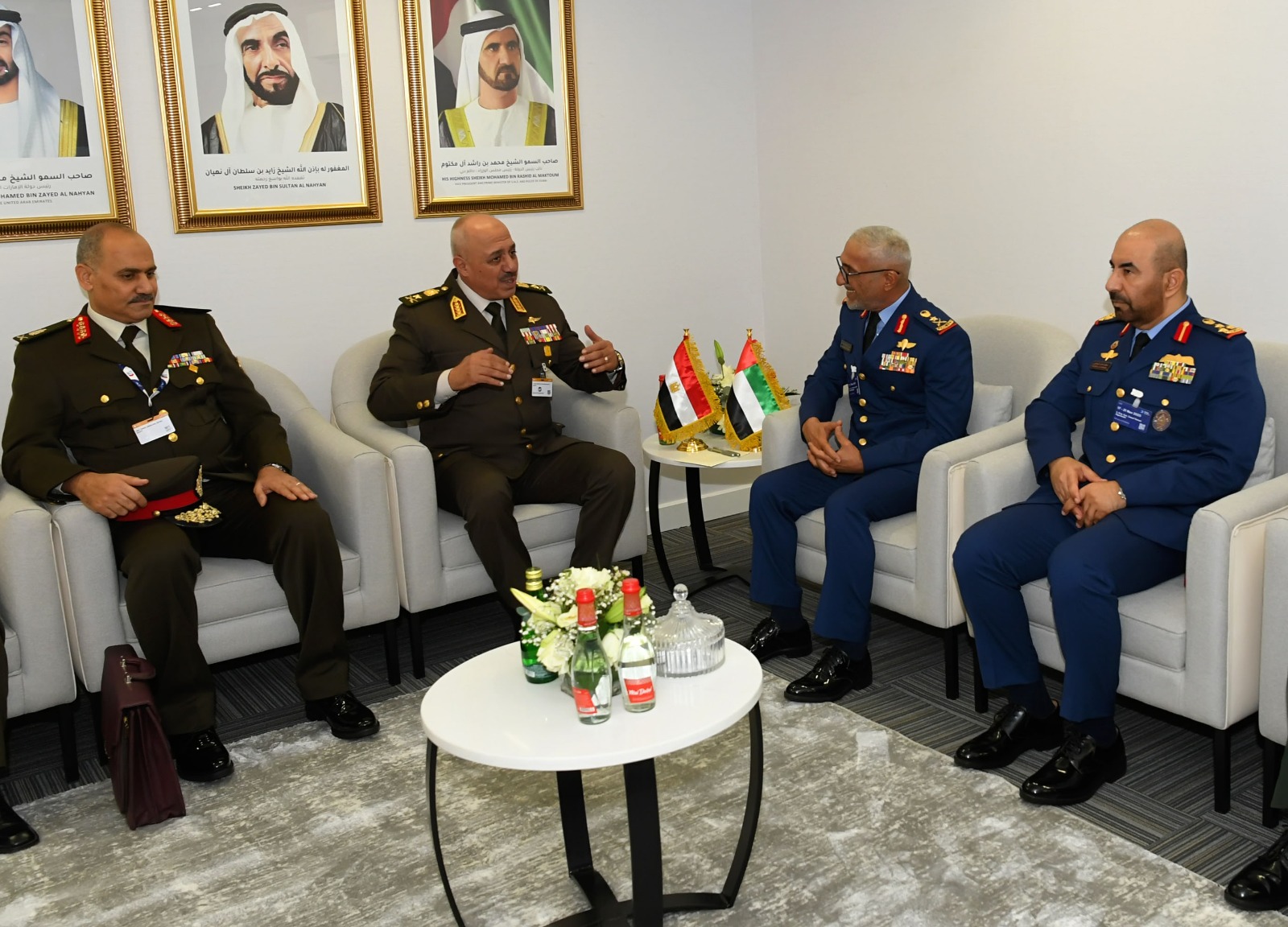 رئيس الأركان يعود إلى أرض الوطن عقب مشاركته فى فعاليات معرض "دبى الدولى للطيران 2025"