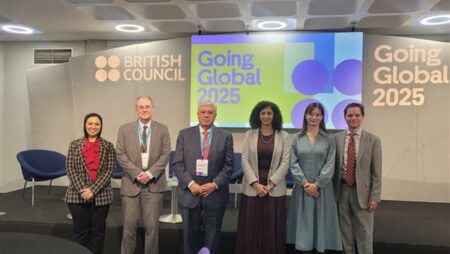 مصر تستعرض ريادتها في التعليم الرقمي بمؤتمر Going Global 2025 بلندن