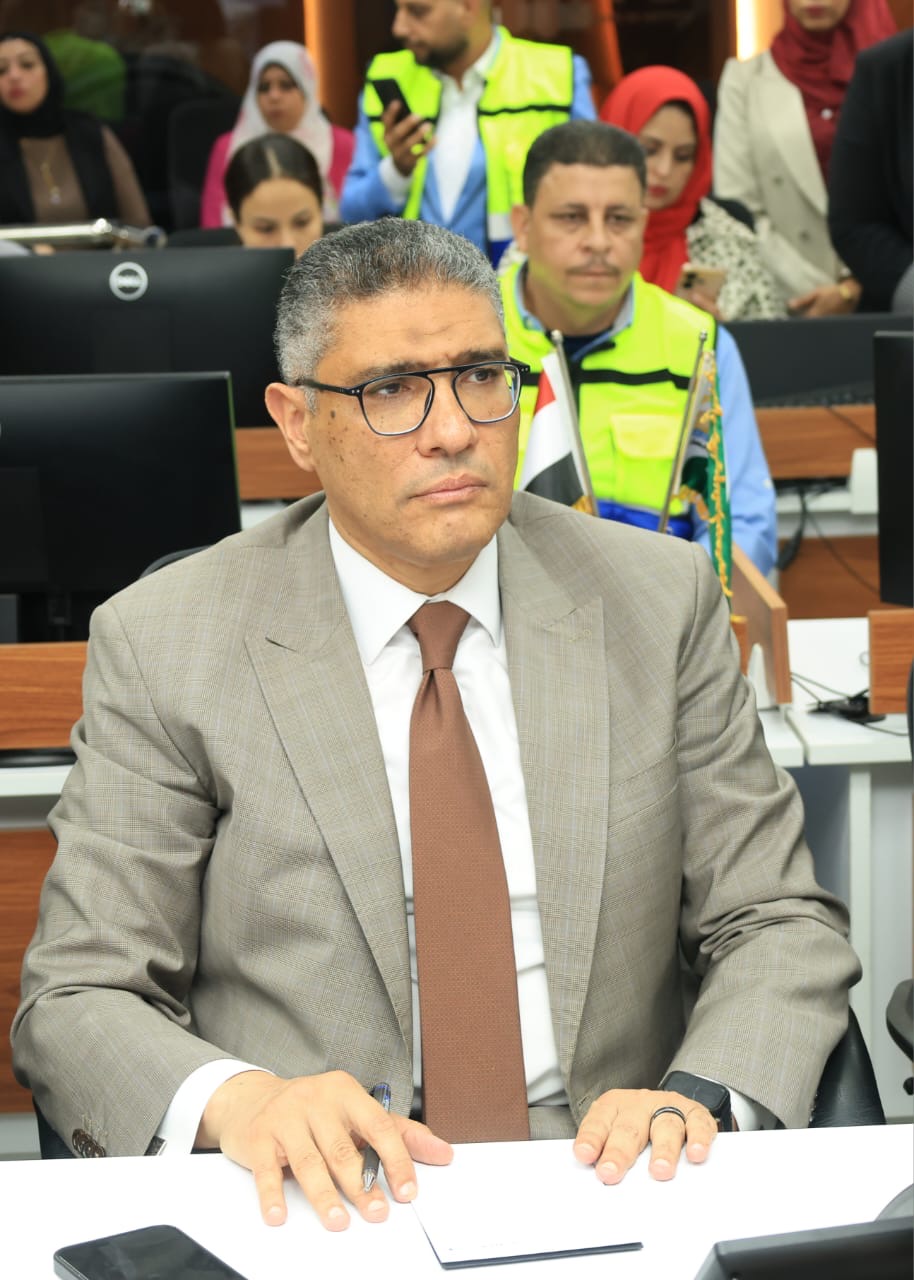 محافظ الجيزة: غلق صناديق الاقتراع بجميع اللجان الانتخابية في اليوم الأول لانتخابات مجلس النواب