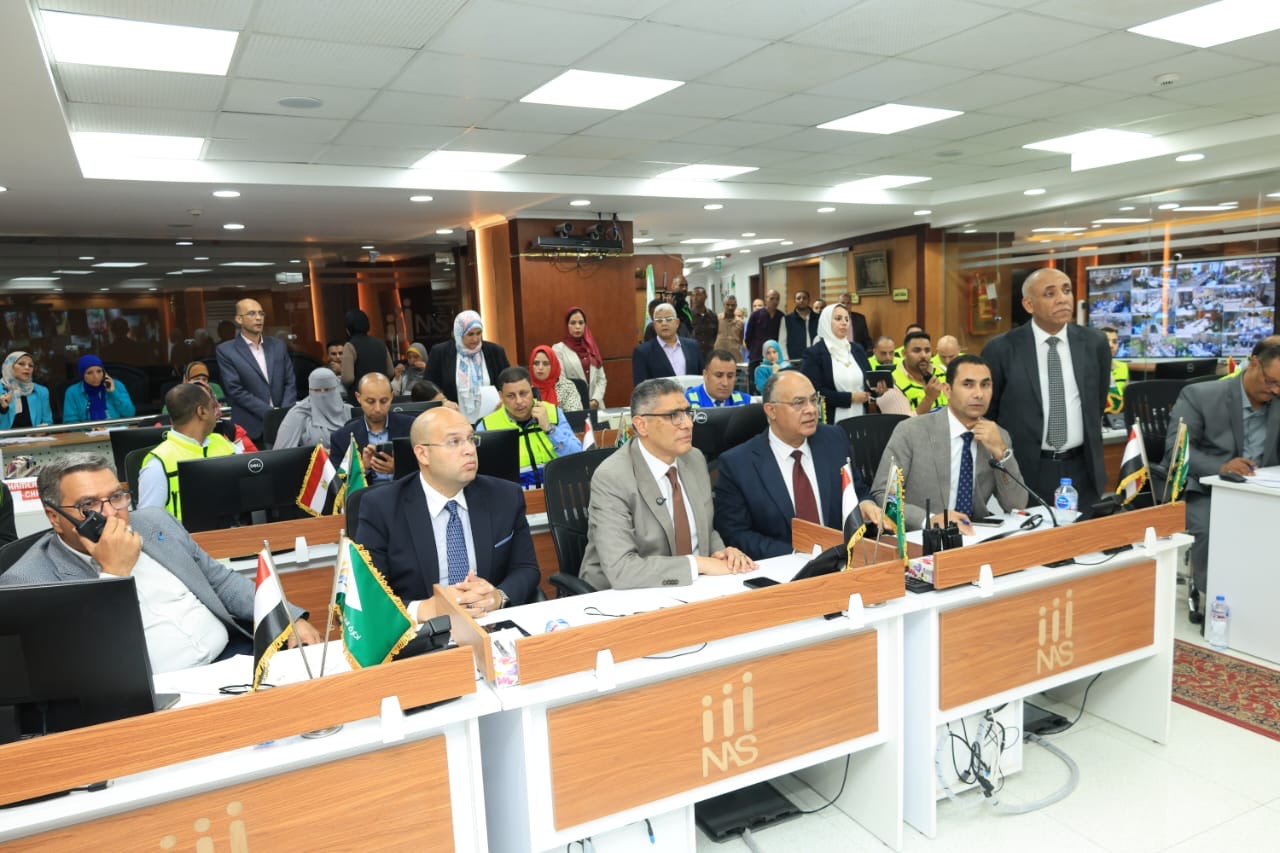 محافظ الجيزة: غلق صناديق الاقتراع بجميع اللجان الانتخابية في اليوم الأول لانتخابات مجلس النواب