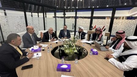 وفد السياحة يبحث استعدادات موسم الحج وخدمات الضيافة وفد السياحة يبحث استعدادات موسم الحج وخدمات الضيافة