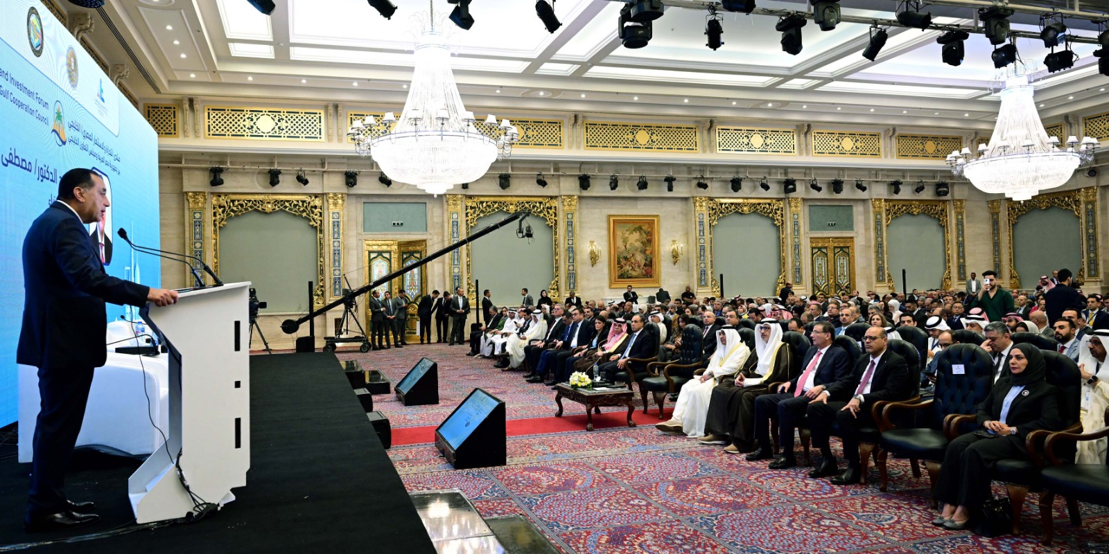 منتدى التجارة والاستثمار المصري الخليجي يعكس الثقة المتبادلة في الأداء الاقتصادي.. صور