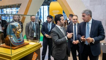 فتحي يلتقي رئيس هيئة قطر للسياحة على هامش بورصة لندن فتحي يلتقي رئيس هيئة قطر للسياحة على هامش بورصة لندن