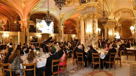 الأحد.. انطلاق النسخة الـ14 من حفل جوائز "تكريم" للاحتفاء بالإبداع العربي