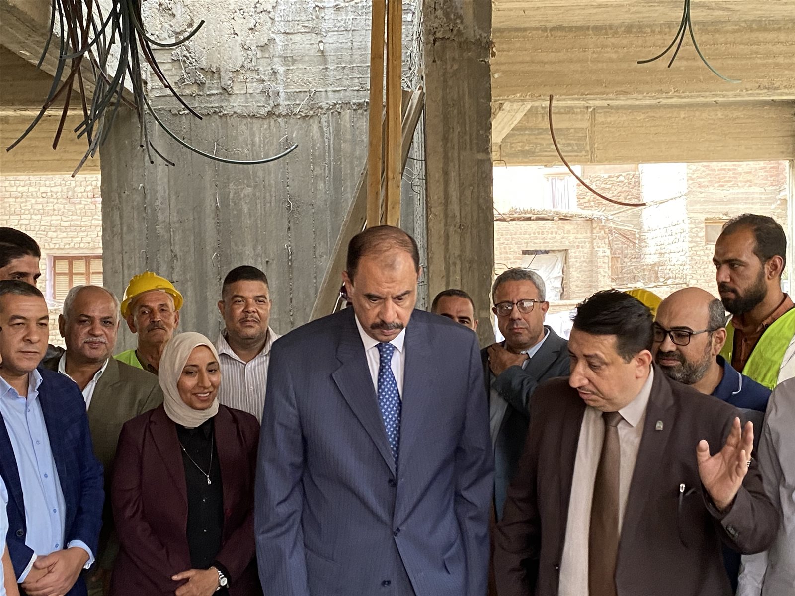 محافظ سوهاج يتفقد الأعمال الإنشائية بمجمع الأثاث بمدينة طهطا 4 محافظ سوهاج يتفقد الأعمال الإنشائية بمجمع الأثاث بمدينة طهطا