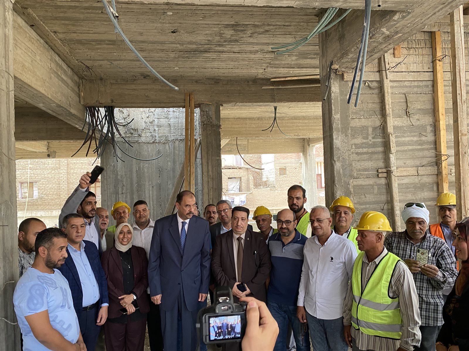 محافظ سوهاج يتفقد الأعمال الإنشائية بمجمع الأثاث بمدينة طهطا 2 محافظ سوهاج يتفقد الأعمال الإنشائية بمجمع الأثاث بمدينة طهطا