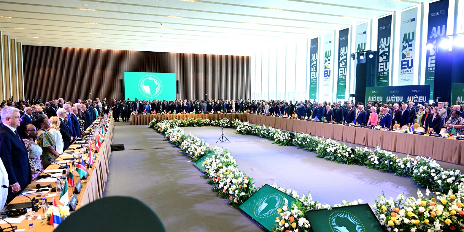 رئيس الوزراء يشارك بالقمة السابعة بين الاتحادين الأفريقى والأوروبى فى أنجولا.. صور