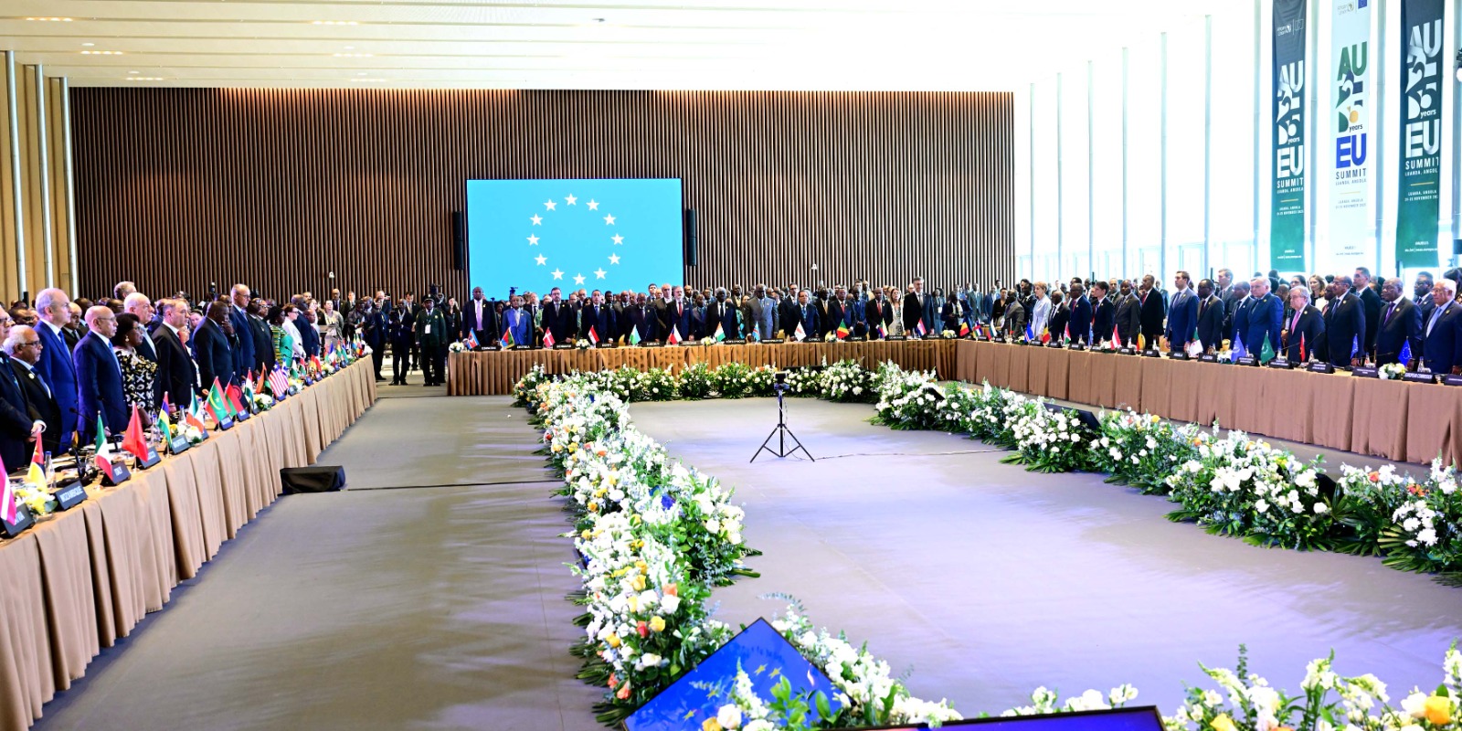 رئيس الوزراء يشارك بالقمة السابعة بين الاتحادين الأفريقى والأوروبى فى أنجولا.. صور