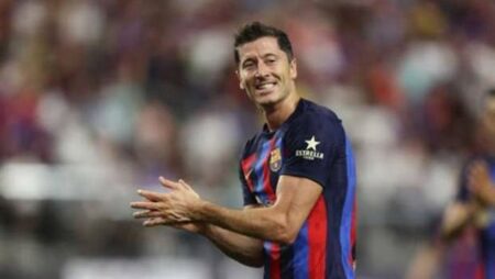 برشلونة يتقدم على سيلتا فيجو بثلاثية في شوط مثير بالدوري الإسباني