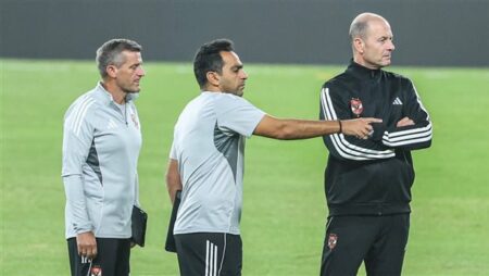 السوبر المصري.. توروب يحاضر لاعبي الأهلي قبل التحرك إلى استاد هزاع بن زايد السوبر المصري.. توروب يحاضر لاعبي الأهلي قبل التحرك إلى استاد هزاع بن زايد