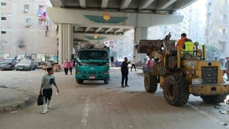 محافظ الجيزة يتابع حملات النظافة والتجريد أعلى وأسفل محور عمرو بن العاص