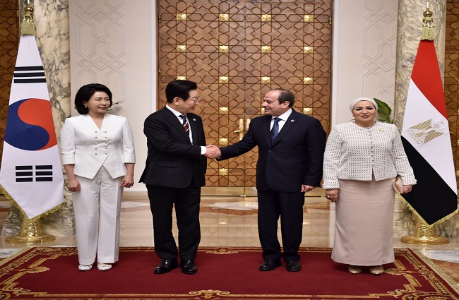 تفاصيل زيارة رئيس كوريا لـ قصر الاتحادية ولقاء السيسي.. صور