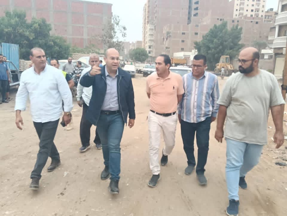 نائب محافظ الجيزة يتفقد زاوية أبومسلم المتضررة من ارتفاع منسوب المصرف