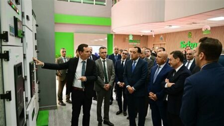 الكهرباء في أسبوع.. الدولة تمضي بخطى ثابتة نحو توطين الصناعة الكهربائية مدبولي و3 وزراء يفتتحون توسعات جديدة في بدر