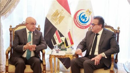 وزير الصحة يبحث مع نظيره العراقى التعاون في مجالات التدريب والتصنيع الدوائي