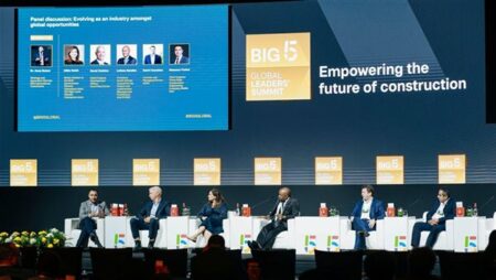 تبحث مستقبل التعاون والبناء المستدام بالمنطقة