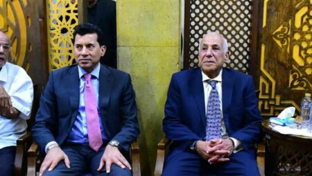 وزير الرياضة يقدم واجب العزاء في نجم نادي الزمالك محمد صبري وزير الرياضة يقدم واجب العزاء في نجم نادي الزمالك محمد صبري