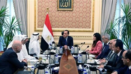 رئيس الوزراء يتابع مستجدات الموقف التنفيذي لمشروع "رأس الحكمة"