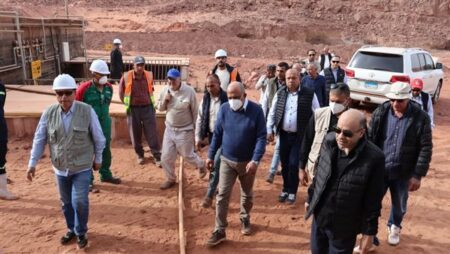 وزير الكهرباء يتفقد سير العمل بالمركز الحقلي التابع لهيئة المواد النووية