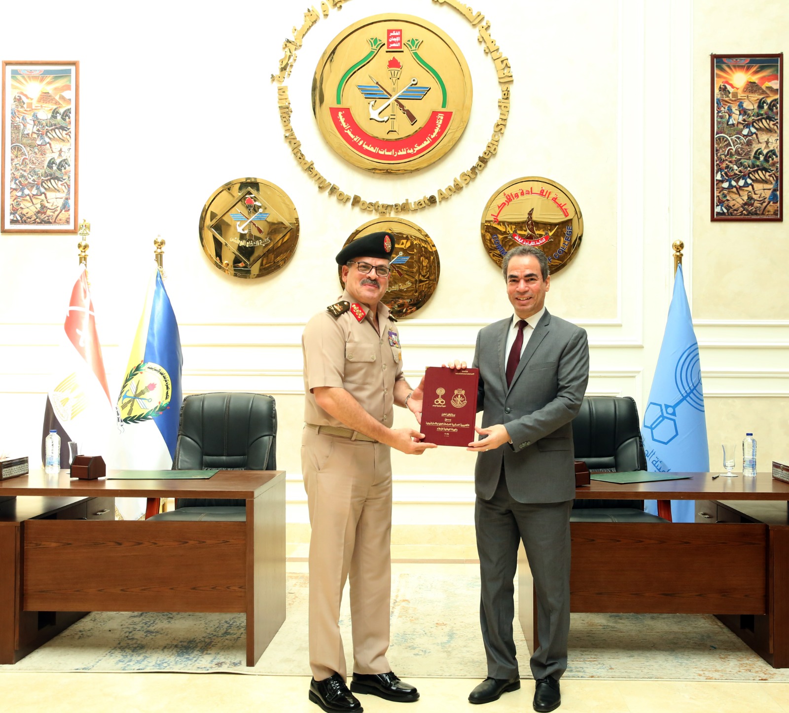 الأكاديمية العسكرية للدراسات الاستراتيجية تنظم فعاليات اليوم الوطني للدارسين الوافدين.. صور