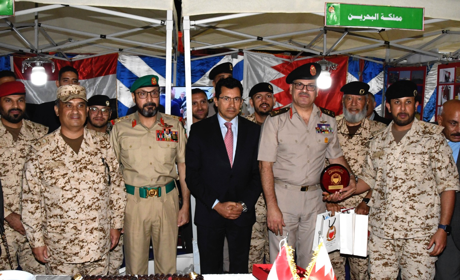 الأكاديمية العسكرية للدراسات الاستراتيجية تنظم فعاليات اليوم الوطني للدارسين الوافدين.. صور