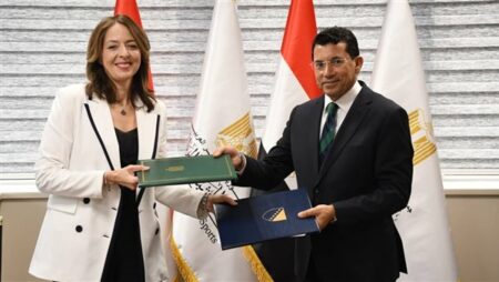 وزير الرياضة يشهد توقيع مذكرة تفاهم بين مصر والبوسنة والهرسك في مجال الشباب