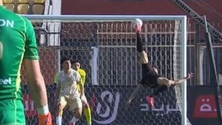 هدف نجم فاركو ينافس على جائزة بوشكاش للأفضل في 2025