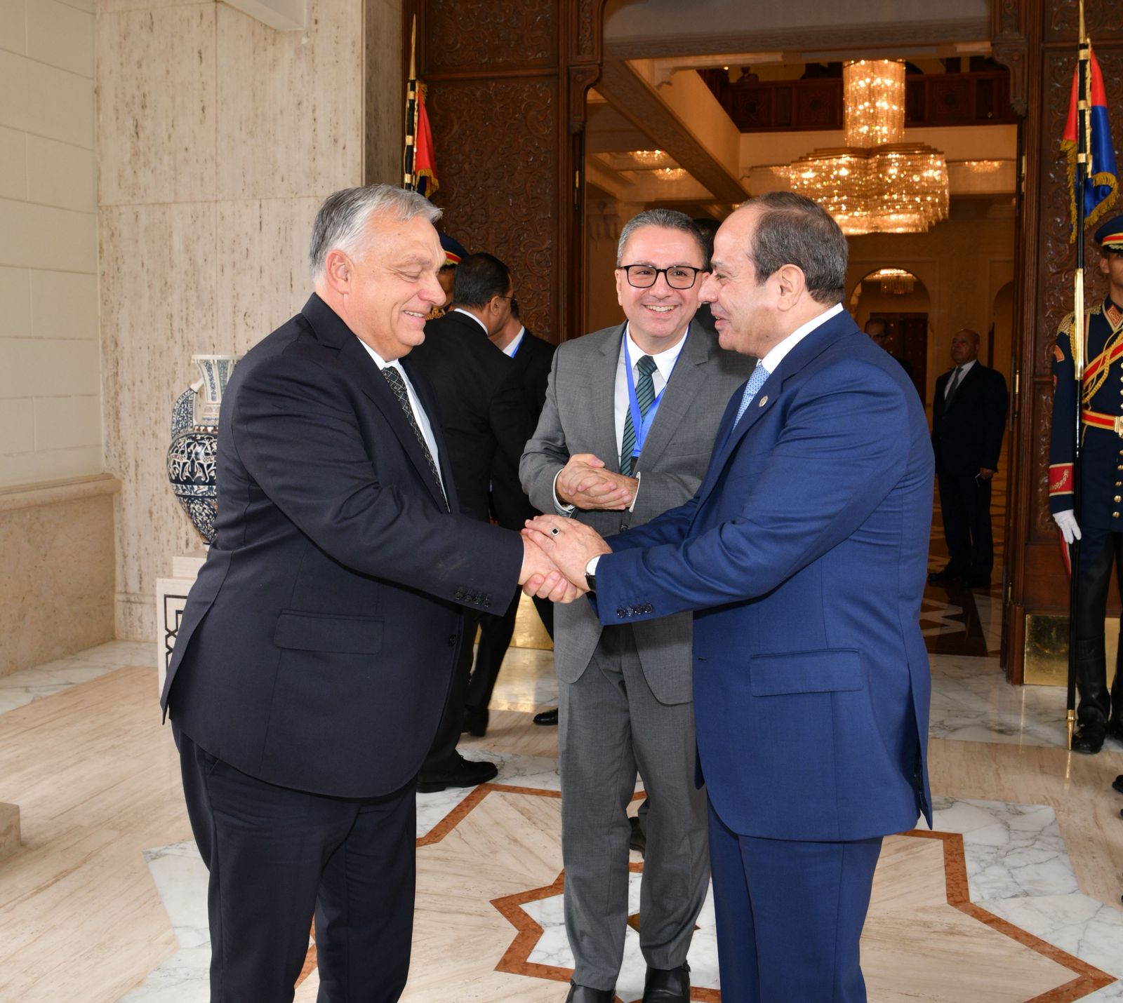 قمة مصرية مجرية بالقاهرة.. السيسي وأوربان يبحثان تعزيز التعاون.. ومصر تؤكد حرصها على وضع حد للحرب الروسية الأوكرانية