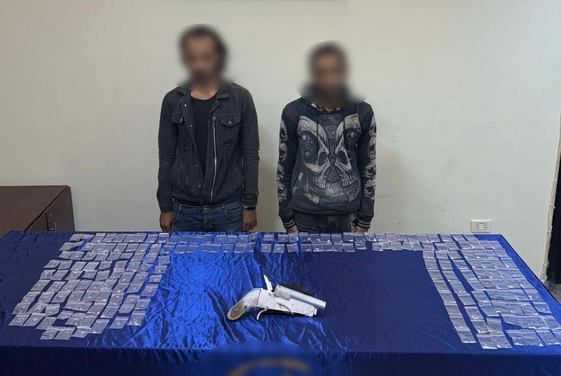 ضبط شخصين لقيامهما بترويج المواد المخدرة في الجيزة